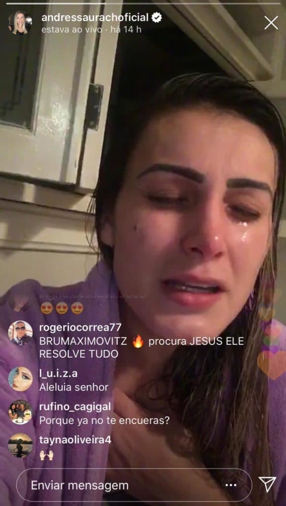 Modelo ficou bastante emocionada em live no seu Instagram 