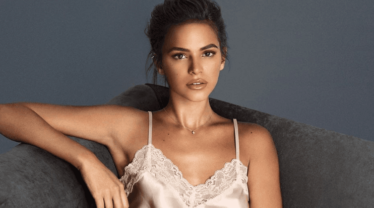 Bruna Marquezine passará um tempo fora do país para estudar