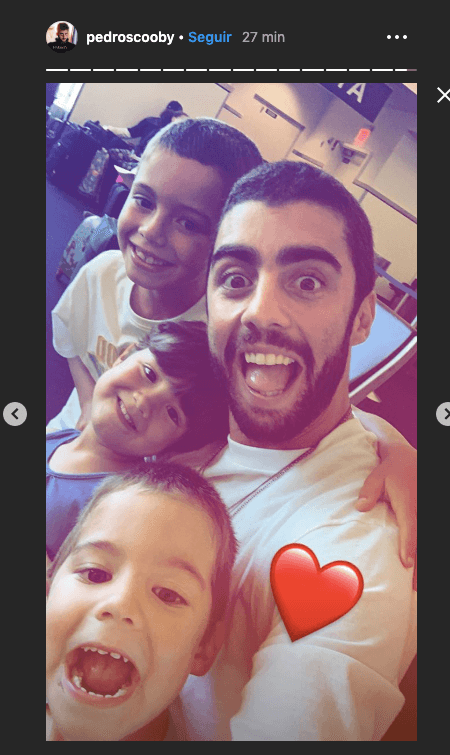 Pedro Scooby e seus filhos Liz, Bem e Dom. Foto: Reprodução/Instagram
