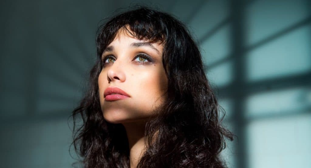 Débora Nascimento, após triste fim com José Loreto, é pega em foto tocante com a filha e detalhe gera discussão: "Pobre"