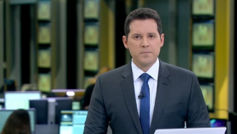Dony De Nuccio pede demissão da Globo e emissoras promovem correria nos corredores para contratar o jornalista