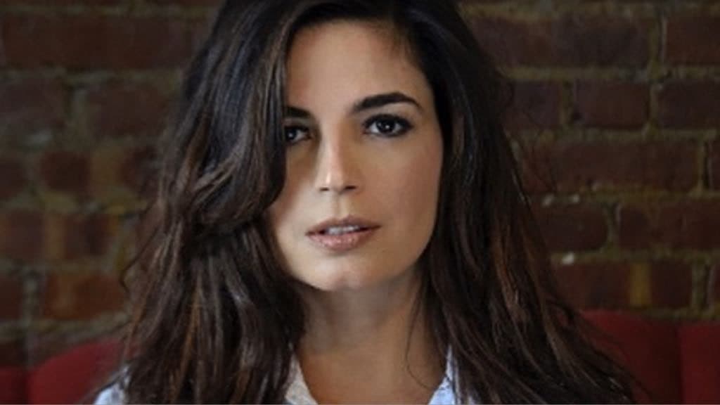 Emanuelle Araújo, de Órfãos da Terra, é flagrada ao lado da filha gata e deixa público chocado: "parecem irmãs"