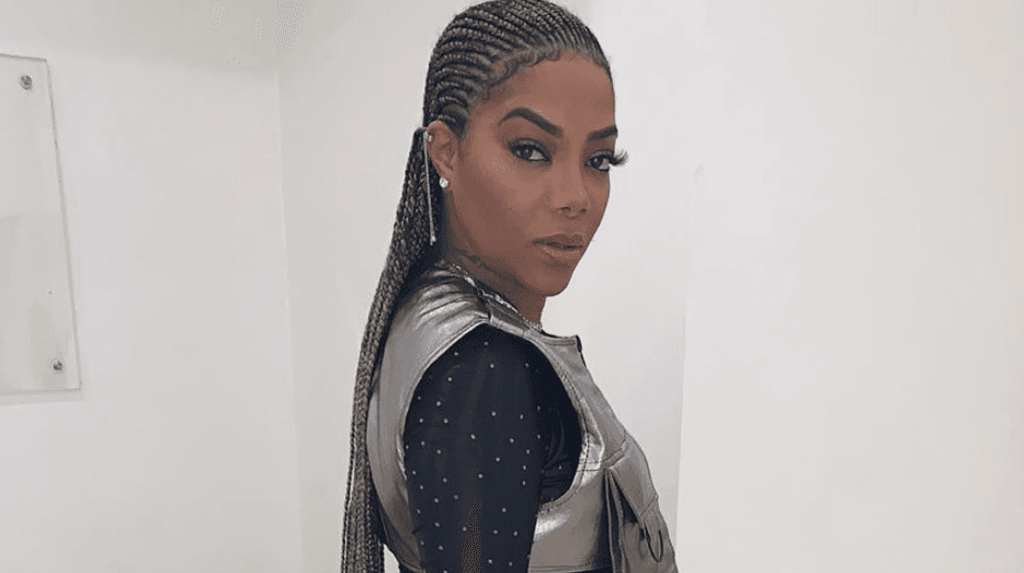 Ludmilla surge em foto de biquíni e tamanho da parte íntima deixa público curioso