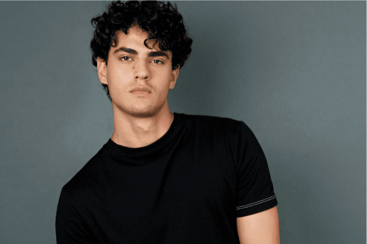 Pedro Alves, ator de Malhação, assumiu ser bissexual e já ter se relacionado com outros homens (Foto: Divulgação/Globo) Pedro Alves, ator de Malhação, assumiu ser bissexual e já ter se relacionado com outros homens (Foto: Divulgação/Globo)