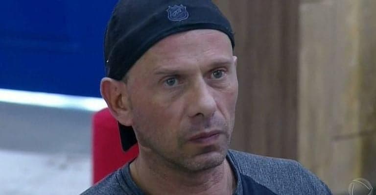 Rafael Ilha faz revelação chocante sobre participante que usava drogas em A Fazenda: “Fumava muita maconha”