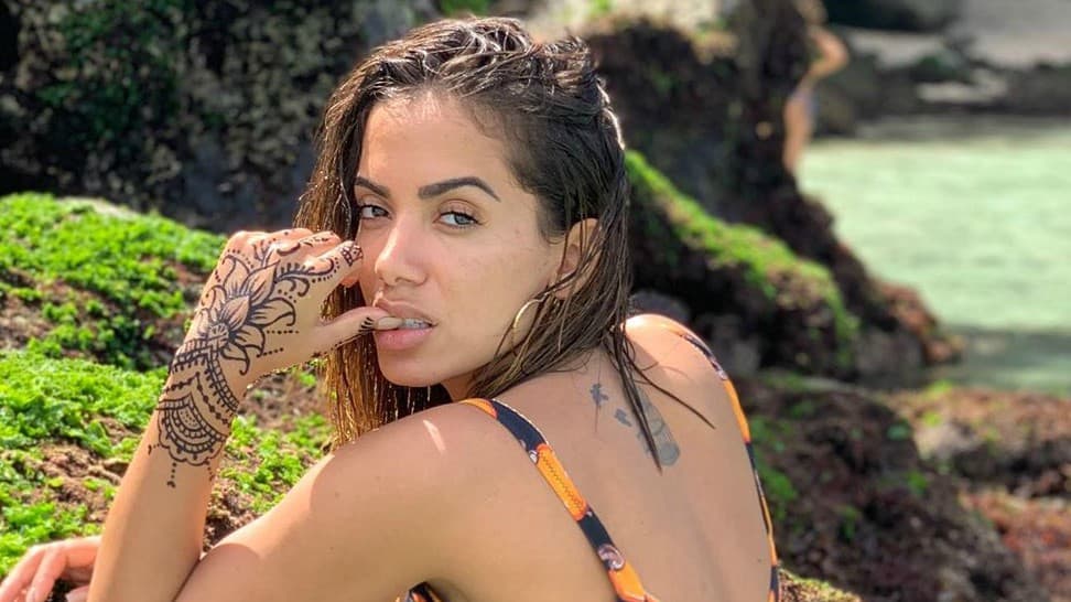 A cantora Anitta rompe com Pedro Scooby