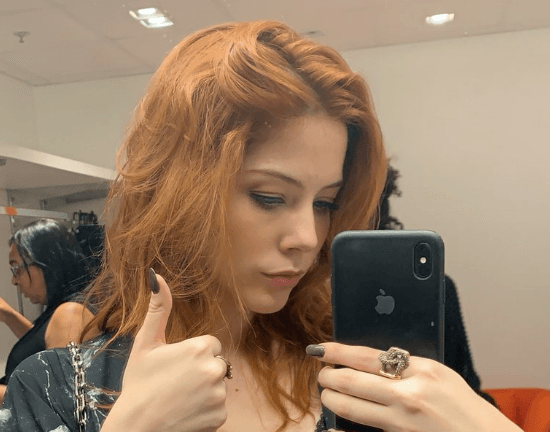 Bia Arantes aparece em foto ousada em redes sociais