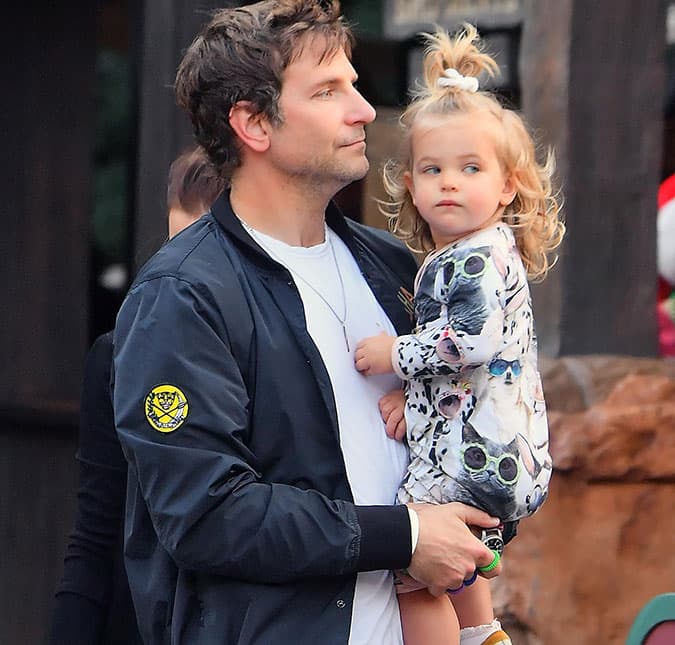 Bradley Cooper é flagrado na companhia da filha após separação de Irina Shayk