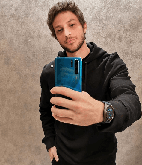 Chay Suede voltará ao horário nobre. Foto: Reprodução/ Instagram