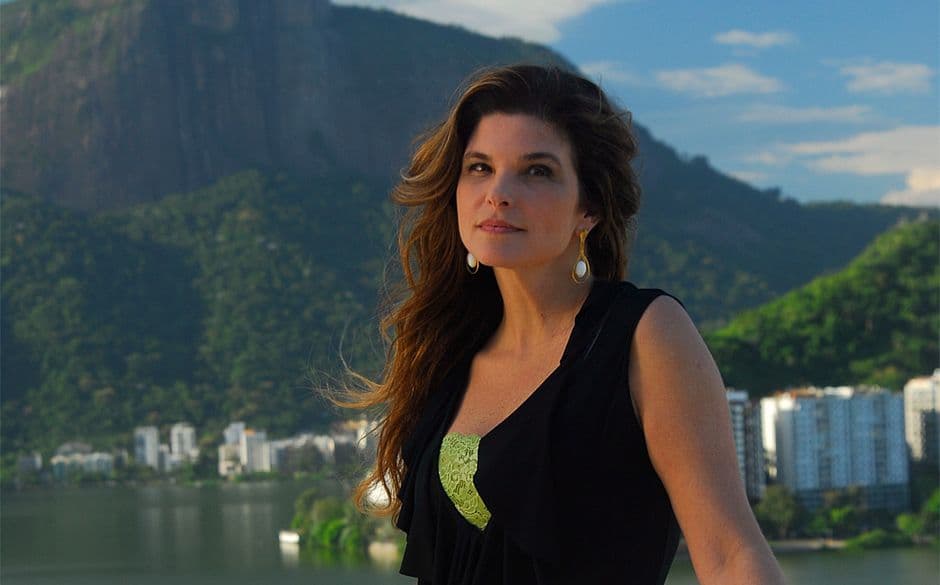 Cristiana Oliveira publica foto rara e impressiona por ter uma filha de 32 anos