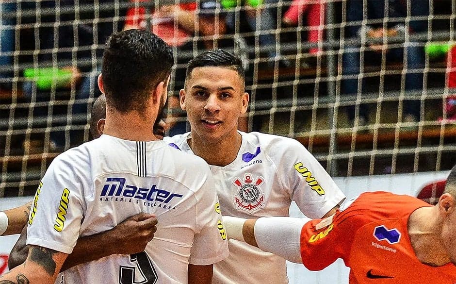 O jogador de futsal da seleção brasileira e do Corinthians Douglas Nunes foi brutalmente assassinado (Reprodução) O jogador de futsal da seleção brasileira e do Corinthians Douglas Nunes foi brutalmente assassinado (Reprodução)
