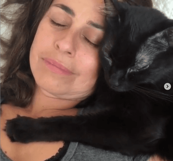 Daniela Escobar volta a se manifestar após ser acusada de maltratar gato: 'Não julgue o que não viveu'