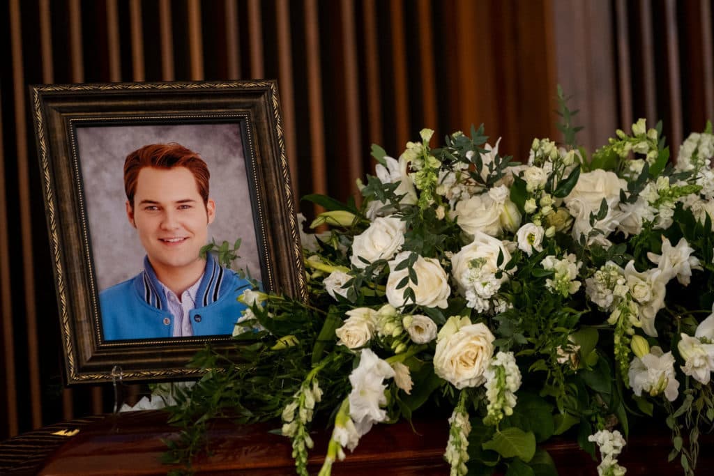 13 Reasons Why traz assassinatos e grande mistério em novo trailer assustador