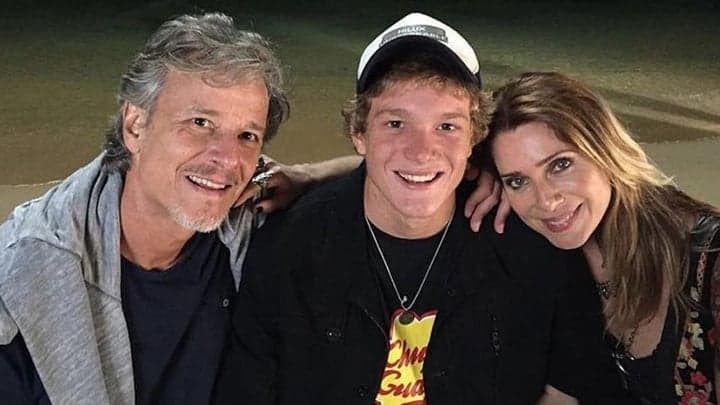 Ex-casal, Letícia Spiller e Marcello Novaes comemoram o aniversário do filho, Pedro Noves, juntos
