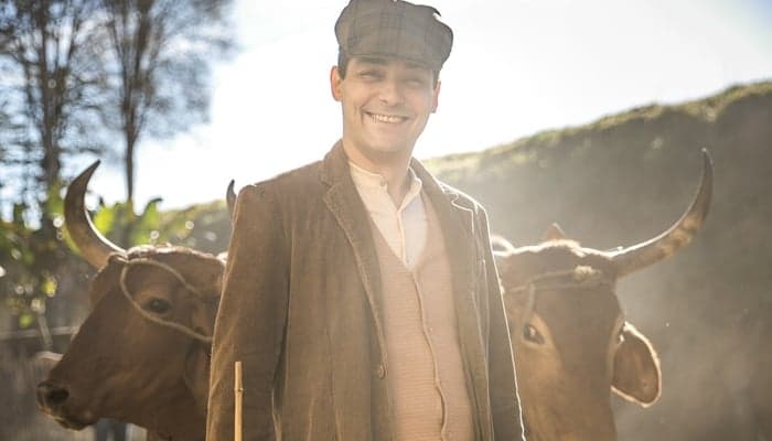 Eduardo Sterblitch estreia em novela na Globo, Éramos Seis, revela vício e fica nervoso