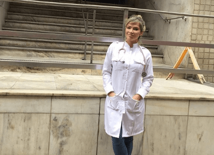 Fani Pacheco muda de profissão e vira médica: 'Primeira aula prática'