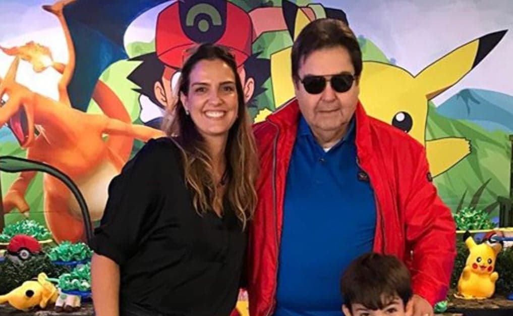 O apresentador Faustão ao lado da esposa, Luciana Cardoso - maisa