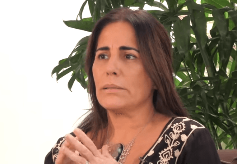 Gloria Pires vai aos prantos e revela drama por causa de Cleo: 'Sofrimento'