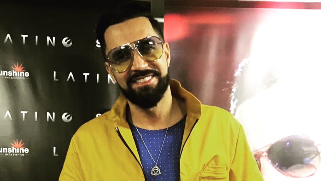 Latino é ignorado pela própria filha e é trocado pelo marido de Kelly Key no Dia dos Pais