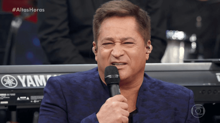 Leonardo é pego com item gigante e autoriza: "Pode arrancar o fundo da cueca"