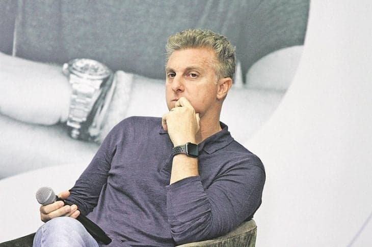 O apresentador do Caldeirão do Huck, da Globo, Luciano Huck foi envolvido em polêmica (Foto: Divulgação)