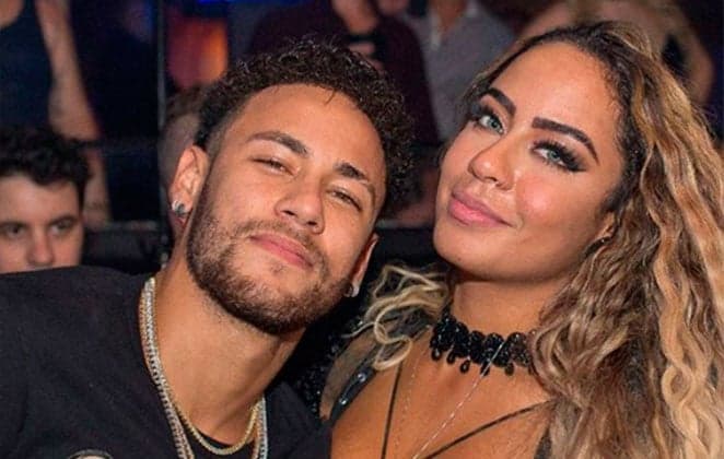 Irmã de Neymar posta foto exagerada e internet não perdoa momento bizarro: "saturadah"