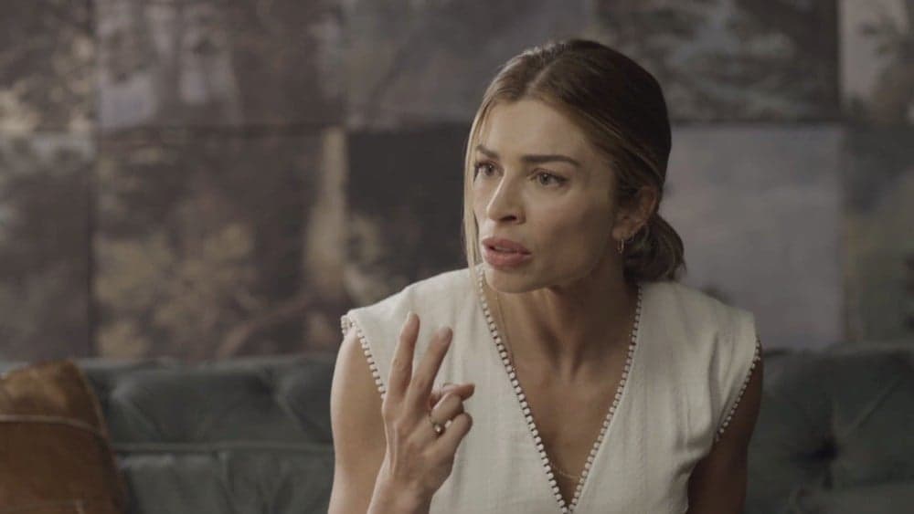 Bom Sucesso: Paloma vê dois noivos em casamento e entra em desespero