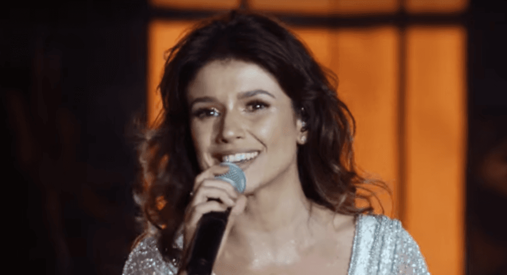 Paula Fernandes expõe namorado bonitão e entrega casamento aos 34 anos