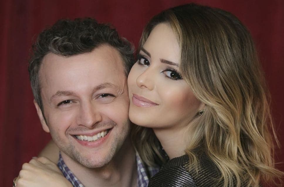 Ao lado do marido, Sandy pega público de surpresa e faz anúncio bombástico: "Mais uma"