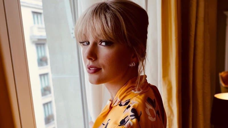 Taylor Swift ajuda fã e paga enorme dívida