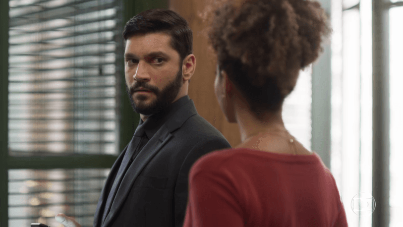 Diogo (Armando Babaioff) em cena da novela Bom Sucesso (Foto: Reprodução/Globo)