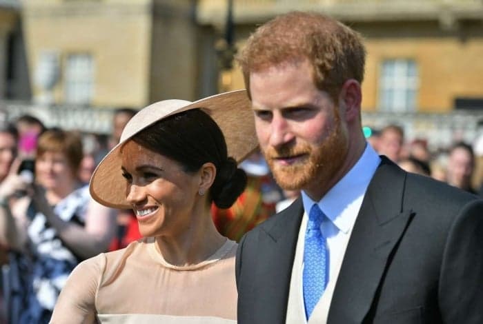 Após revoltarem a rainha e sofrerem ameaças, príncipe Harry e Meghan Markle são flagrados em ato intrigante