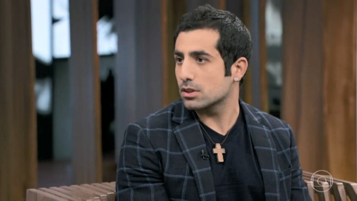 O ex-BBB Kaysar está com tudo fora das telinhas (Foto: Reprodução) O ex-BBB Kaysar está com tudo fora das telinhas (Foto: Reprodução)