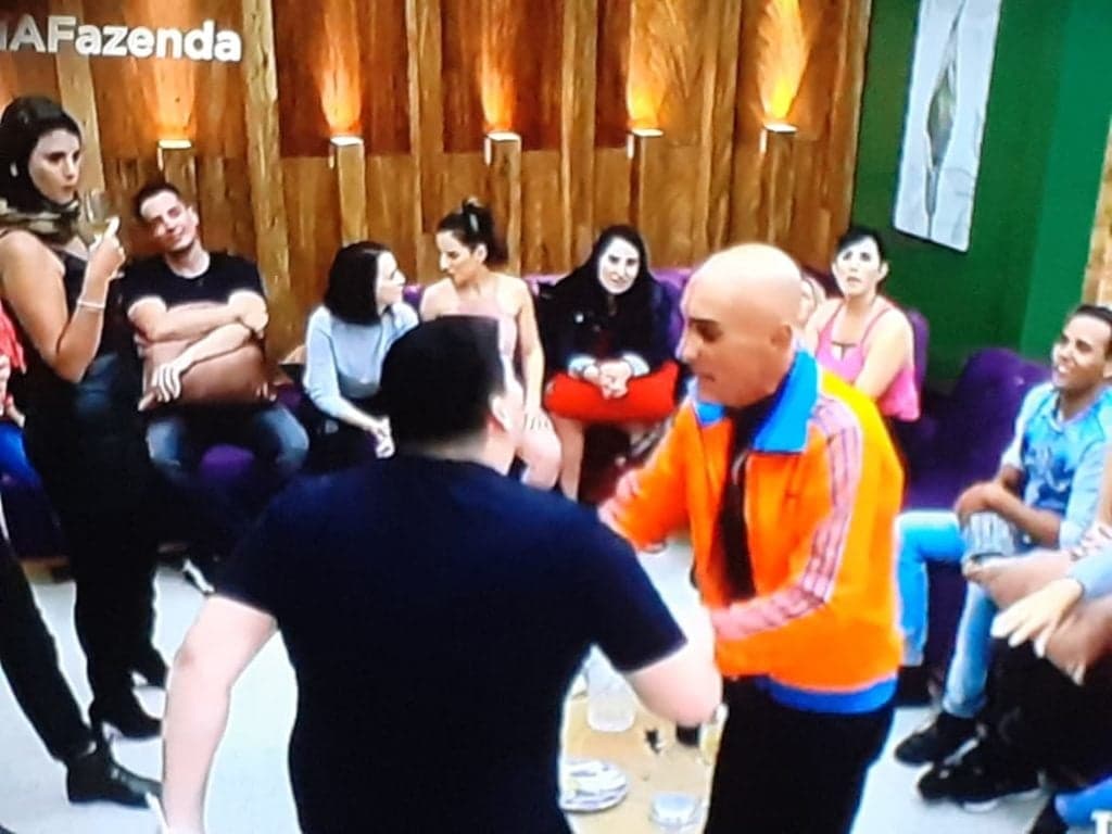 Amin Khader bate boca e humilha contratado da Record no reality A Fazenda