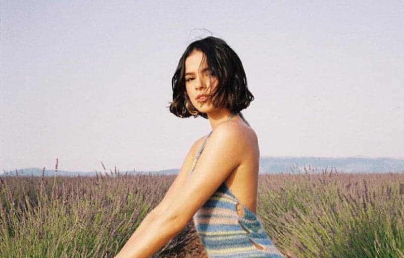 Bruna Marquezine vai até onde Neymar mora, é flagrada em momento íntimo e acende rumores de aproximação