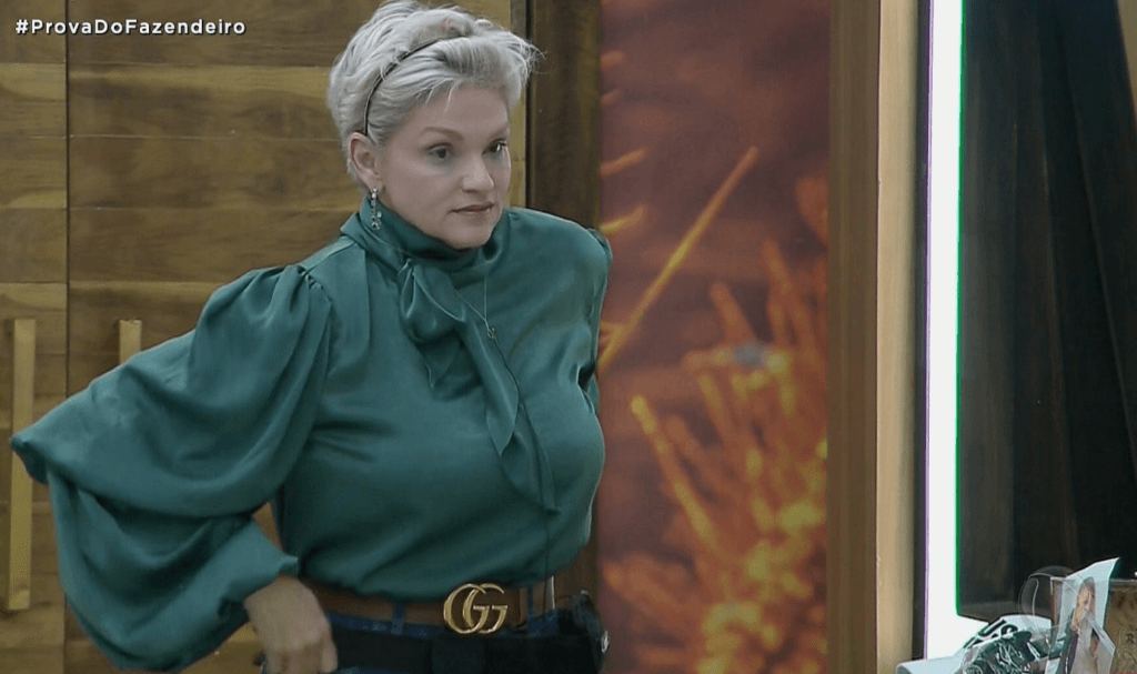 A Fazenda 2019: Andréa de Nóbrega tem barraco homérico com peoa e se revolta por ser rica