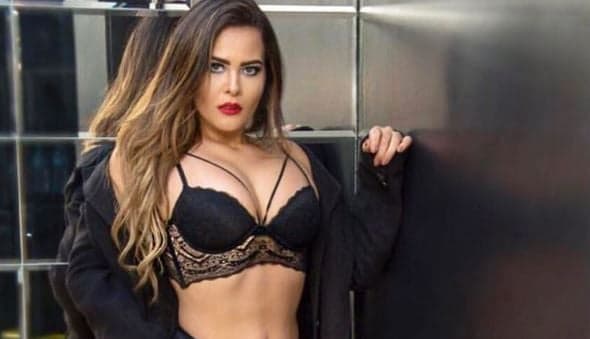 Geisy Arruda coloca o bumbum pra jogo e mostra para marmanjos um de seu cliques ousados preferidos