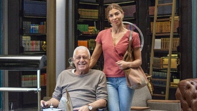Grazi Massafera tem comportamento intrigante nos bastidores revelado por Antônio Fagundes