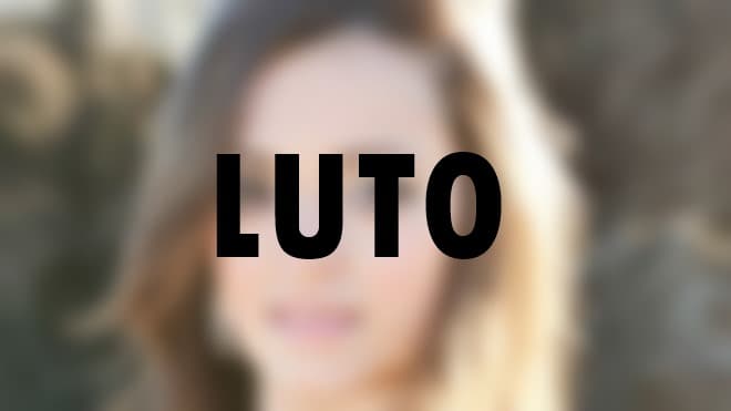 Cantora famosa morre durante show e deixa os fãs em tremendo desespero