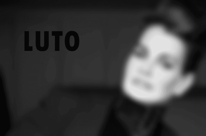 Cantora famosa morre após perder batalha contra doença