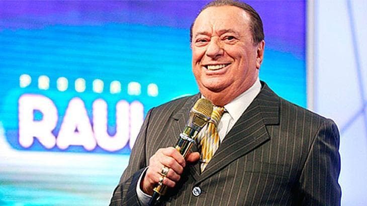 Raul Gil dá entrada em hospital e estado de saúde do apresentador preocupa