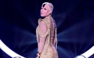 A apresentadora da Record, Xuxa Meneghel agitou a internet ao aparecer do lado de seu namorado Junno e Sasha (foto: reprodução)