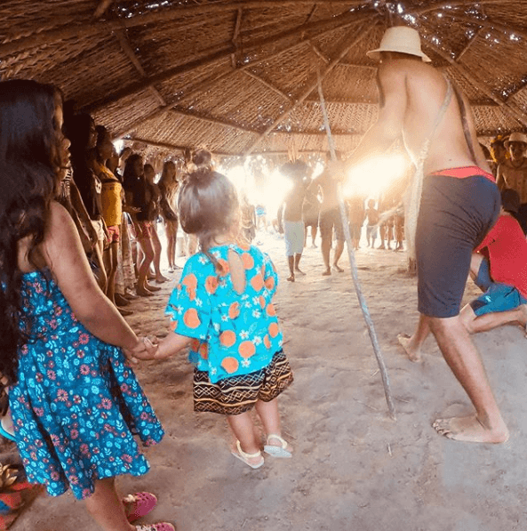 Bruno Gissoni e Yanna Lavigne foram parar em aldeia (Foto: Reprodução/ Instagram) Bruno Gissoni e Yanna Lavigne foram parar em aldeia (Foto: Reprodução/ Instagram)