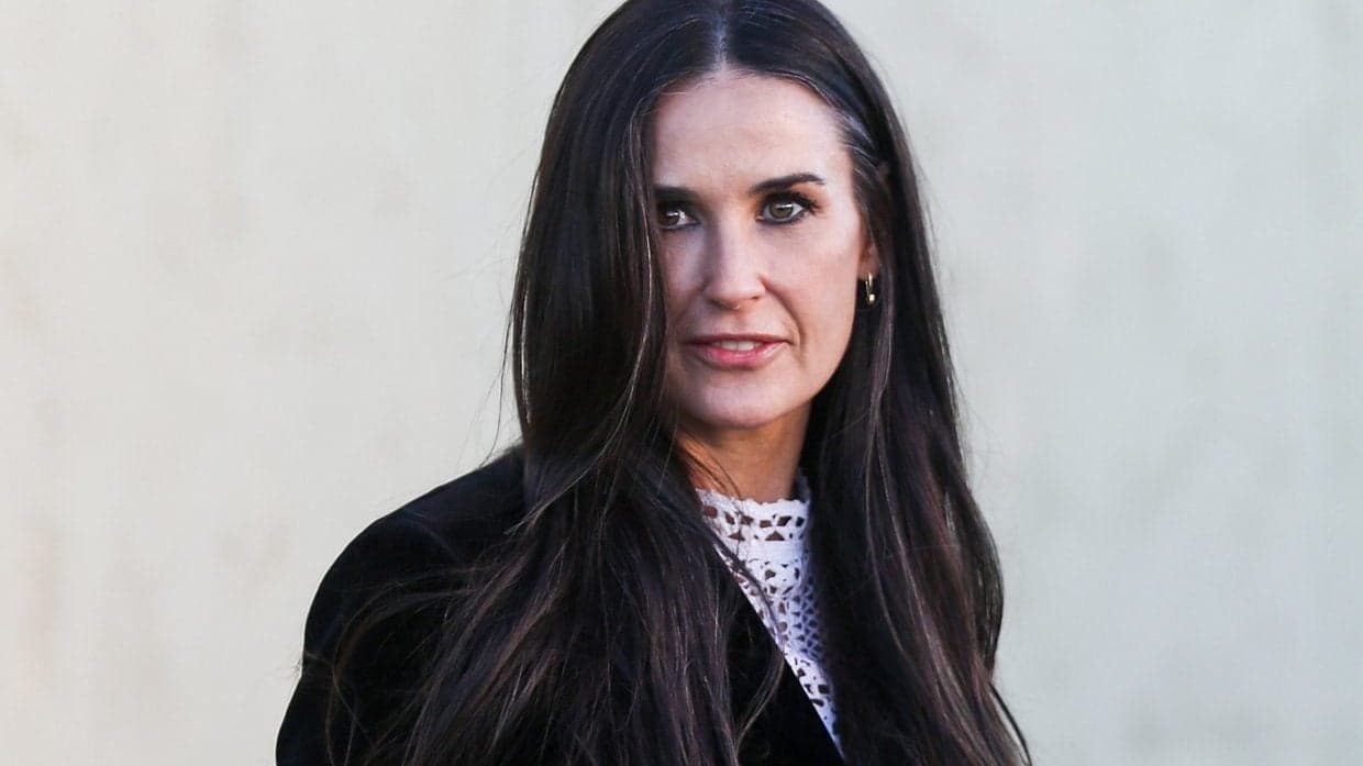 Demi Moore diz que sua mãe contribuiu para homem abusar sexualmente com apenas 15 anos de idade (Foto: Reprodução) Demi Moore diz que sua mãe contribuiu para homem abusar sexualmente com apenas 15 anos de idade (Foto: Reprodução)