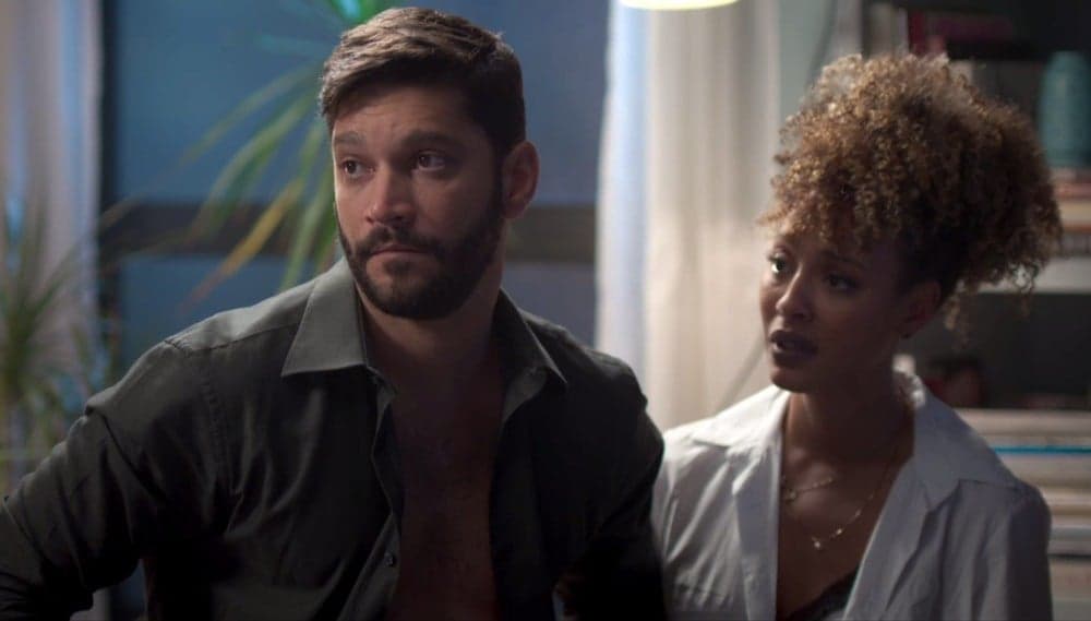 Bom Sucesso: Gisele e Diogo são flagrados aos beijos na mansão e o pior acontece