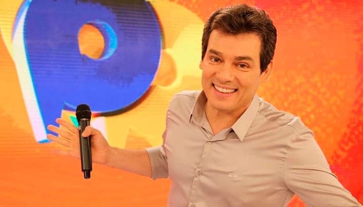 Cantora casada com diretor da Globo surpreende e revela paixão platônica por Celso Portiolli: "Galã"