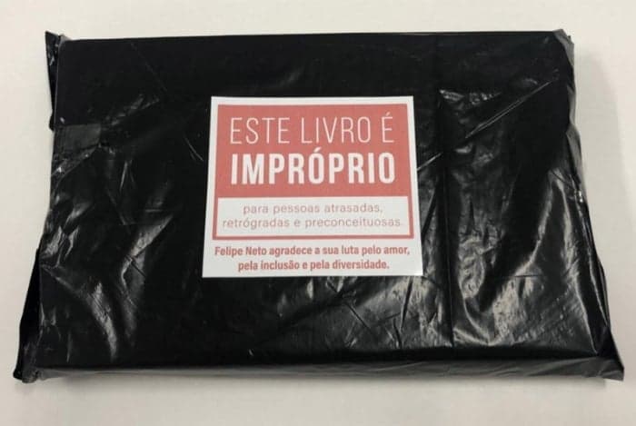 Livros comprados por Felipe Neto foram distribuídos na Bienal do Livro no Rio de Janeiro Livros comprados por Felipe Neto foram distribuídos na Bienal do Livro no Rio de Janeiro