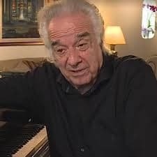 Maestro João Carlos Martins sofre dores terríveis para escrever livro: 'Toda dificuldade'