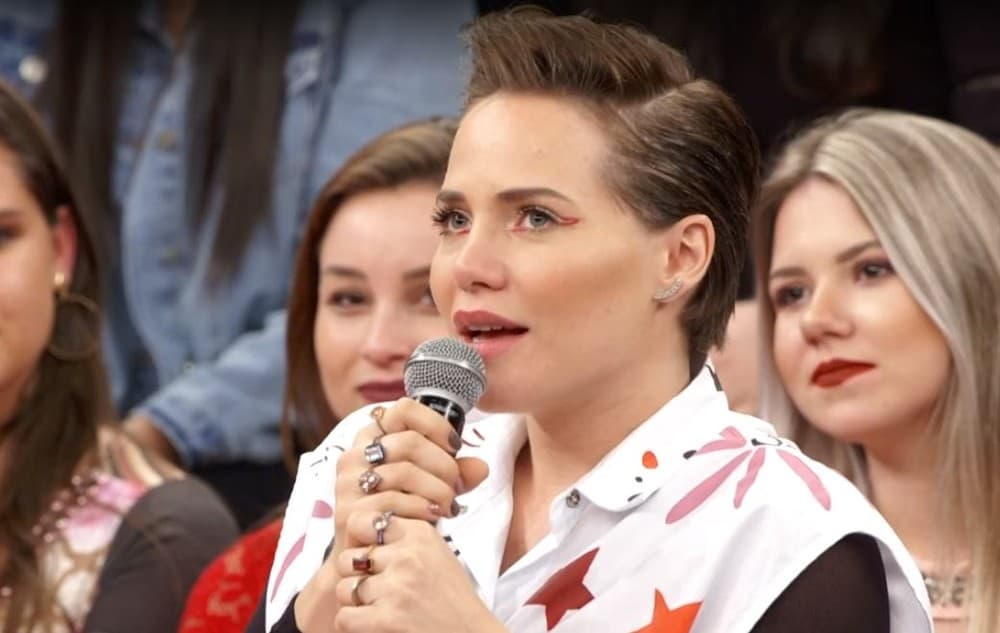 Leticia Colin choca internautas ao revelar o nome do filho: "Misericórdia"
