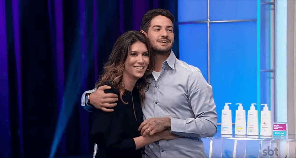 Rebeca Abravanel é surpreendida pelo Pato no Roda a Roda: "Depois vou fazer minha festa particular"